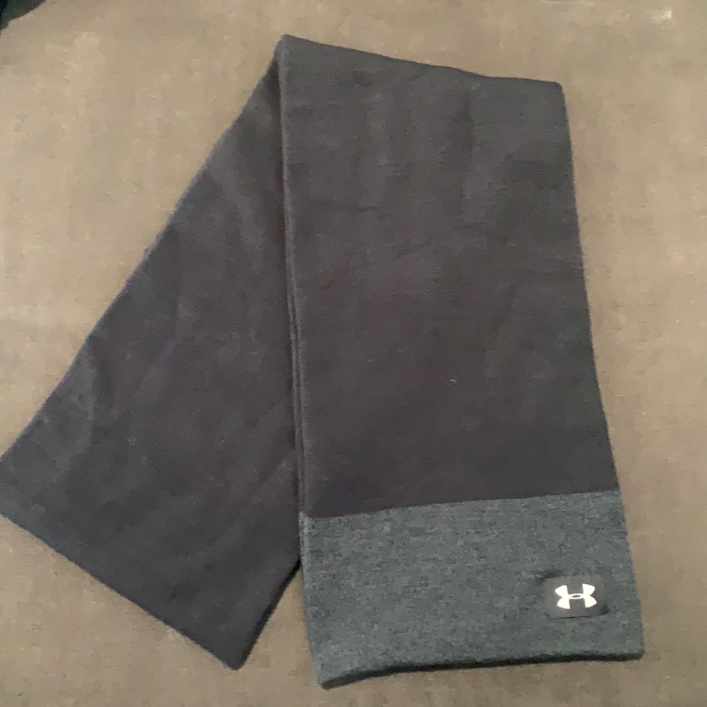 Women’s Black Under Armour Scarf